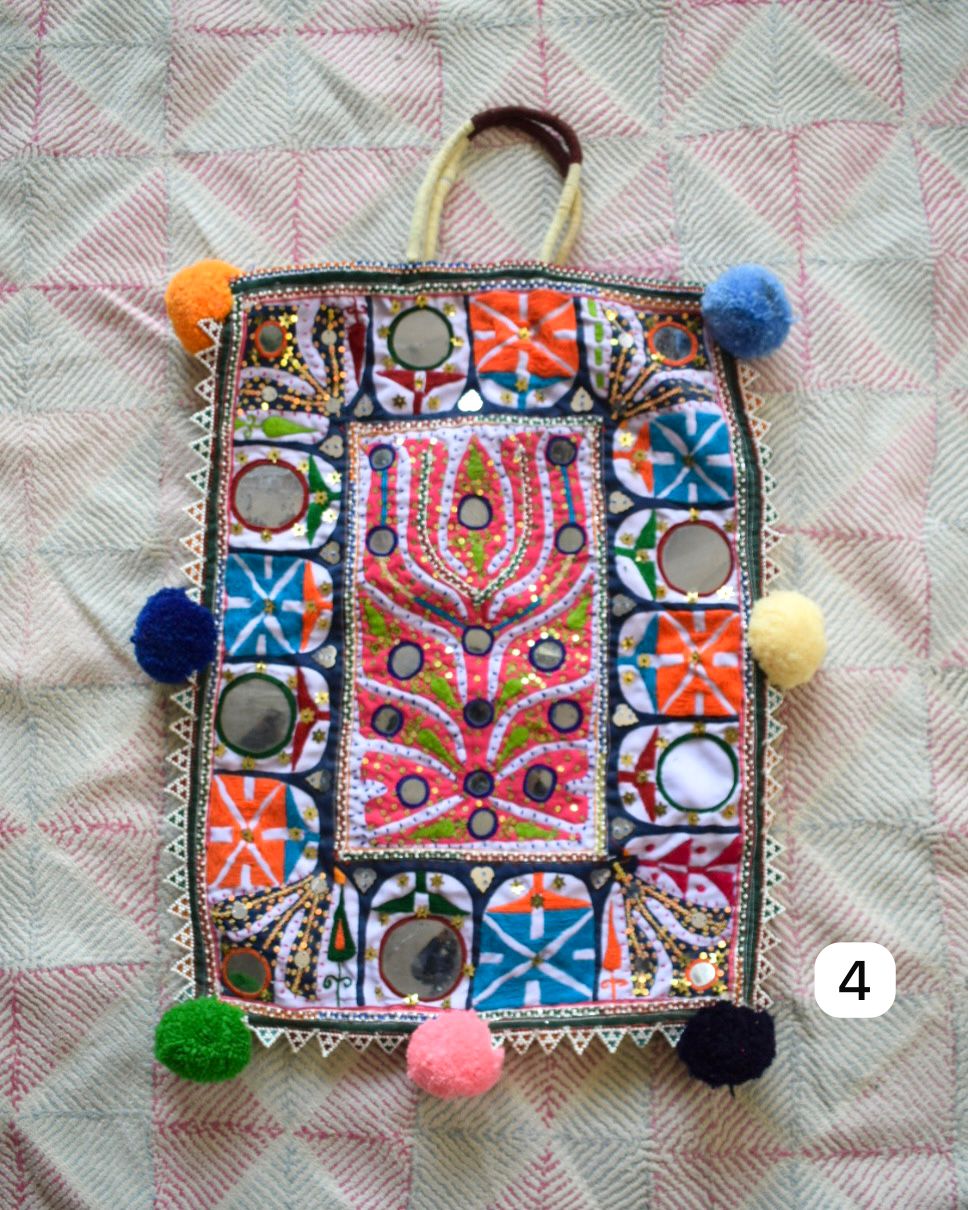 BisouVintageStore Bags